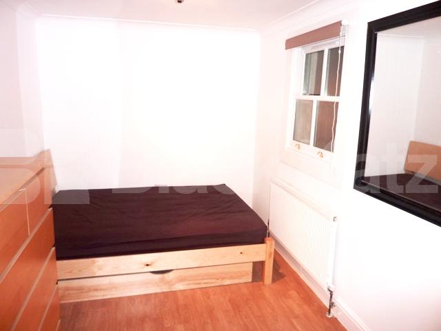 			NEW INSTRUCTION / GREAT LOCATION / BRAND NEWLY REFURBISHED , 2 Bedroom, 1 bath, 1 reception Flat			 Portobello Road, Ladbroke Grove